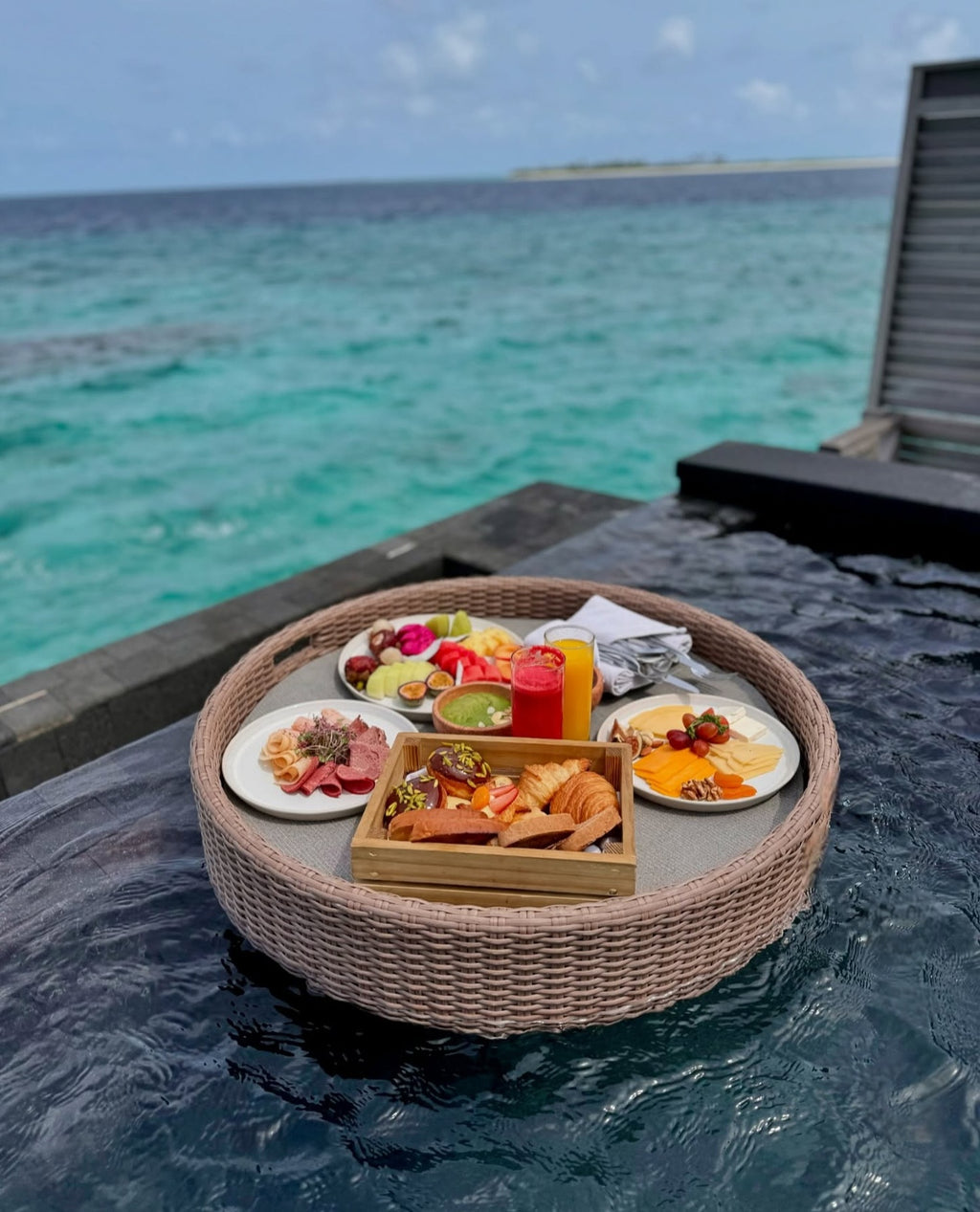 Round Luxe Floating tray